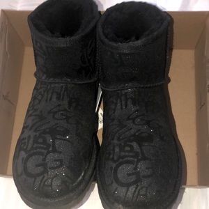 Ugh Graffiti Mini Sparkle Boot